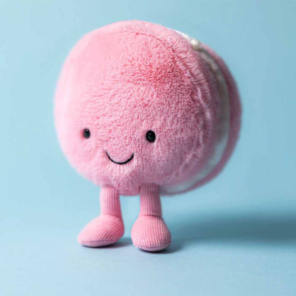 Amuseables: Mia Macaron