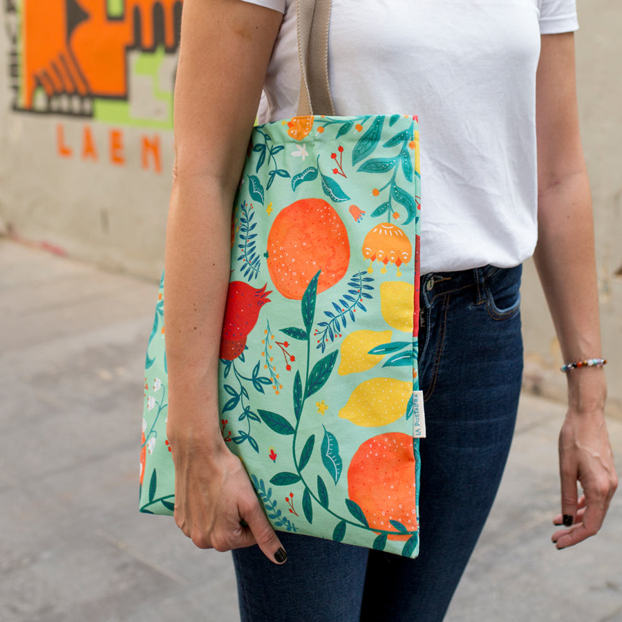 Tote estampado frutal Postalera