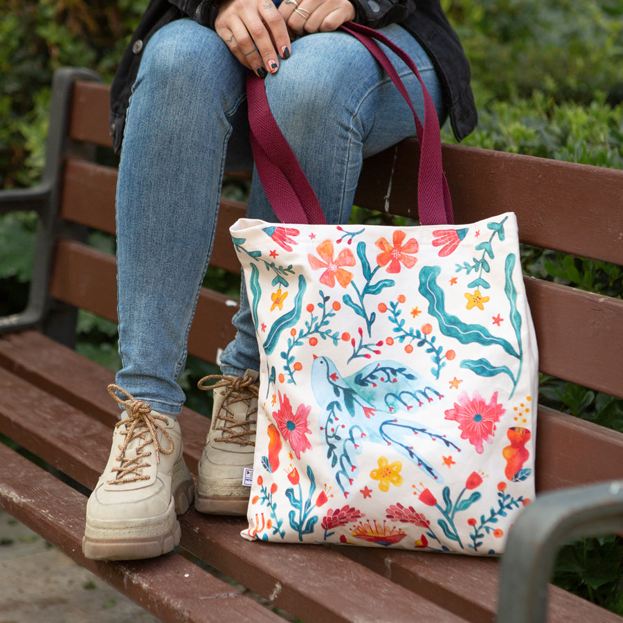 Tote bag golondrina y flores