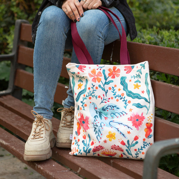 Tote bag golondrina y flores